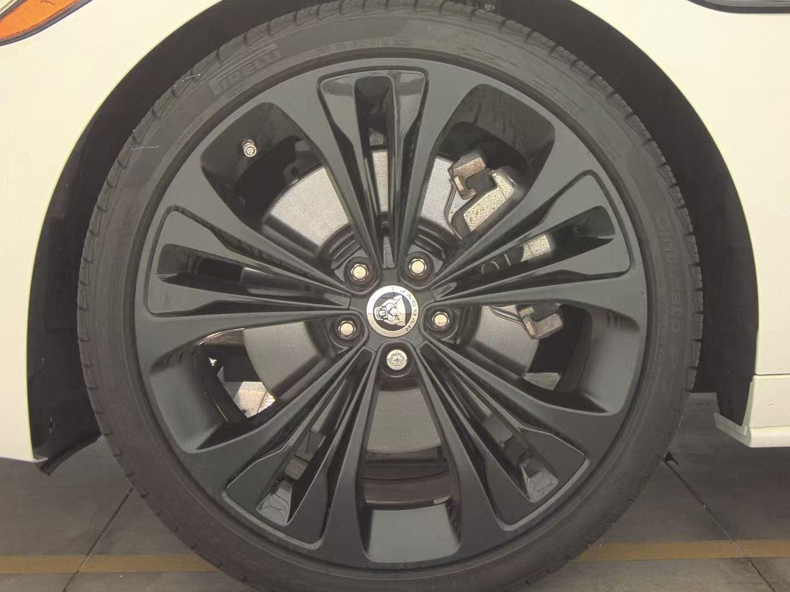 2024 Jaguar XF R-Dynamic SE RWD