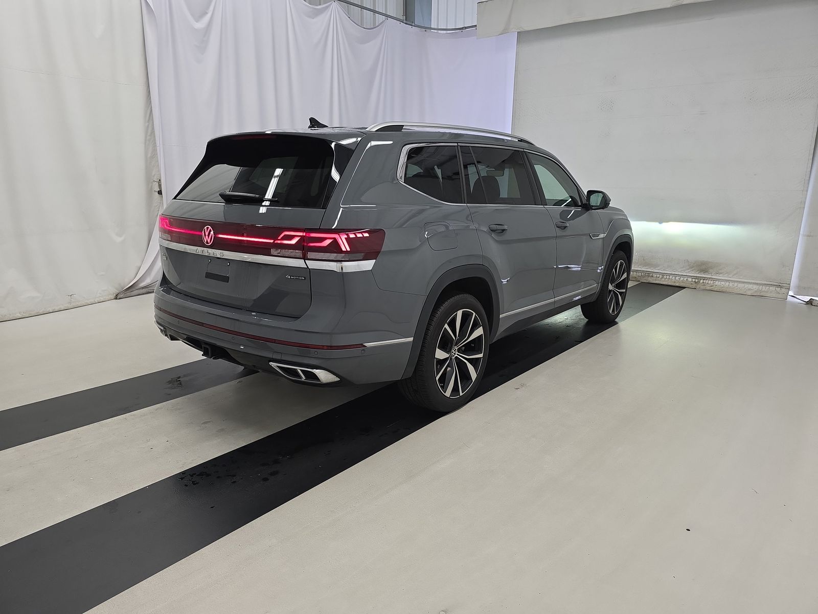 2025 Volkswagen Atlas 2.0T SEL Premium R-Line AWD