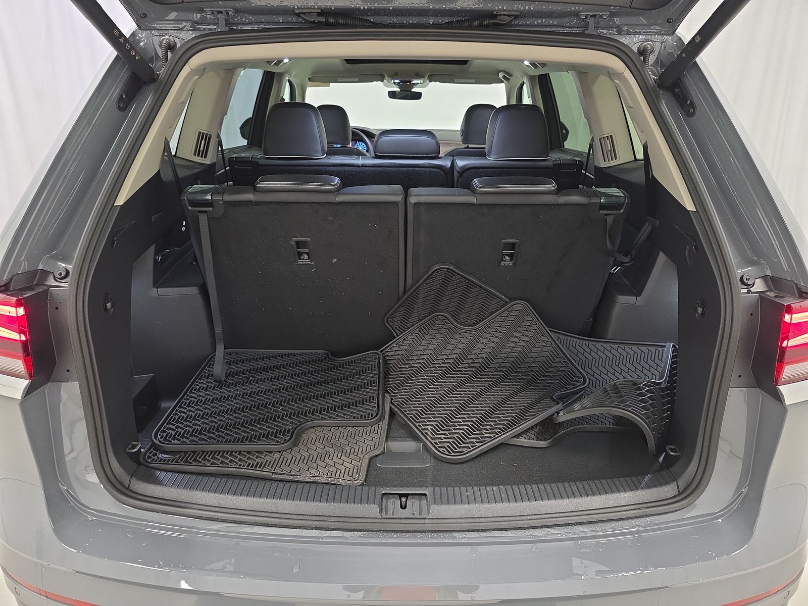 2025 Volkswagen Atlas 2.0T SEL Premium R-Line AWD
