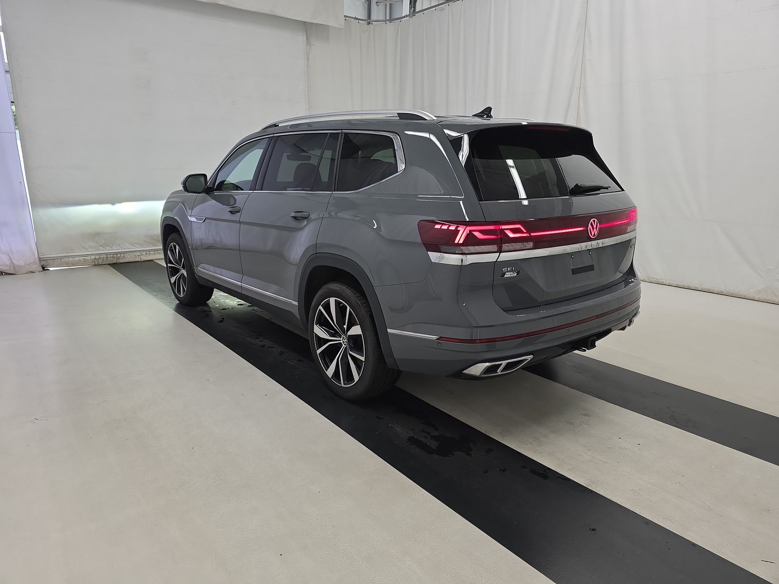 2025 Volkswagen Atlas 2.0T SEL Premium R-Line AWD