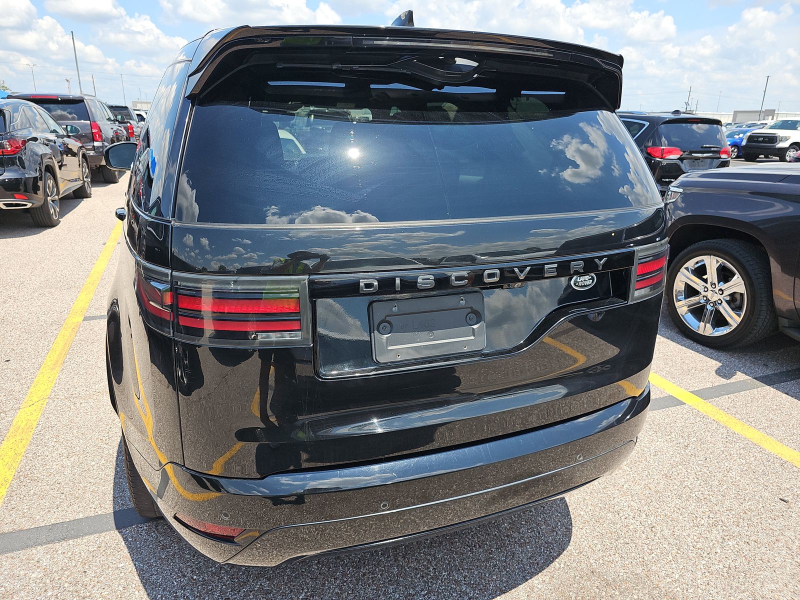 2022 Land Rover Discovery S R-Dynamic AWD