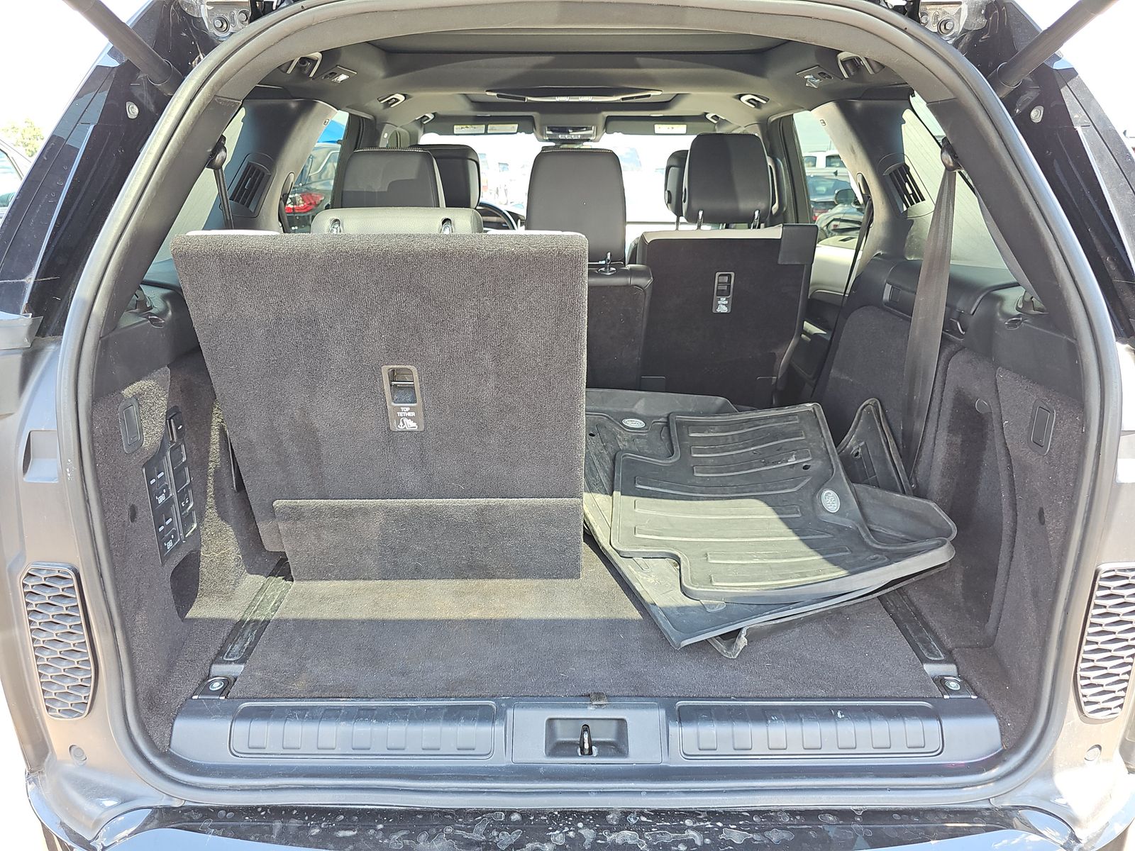 2022 Land Rover Discovery S R-Dynamic AWD