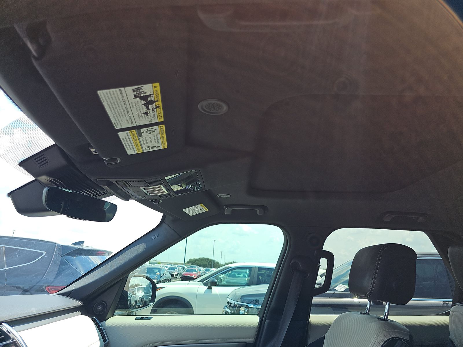 2022 Land Rover Discovery S R-Dynamic AWD