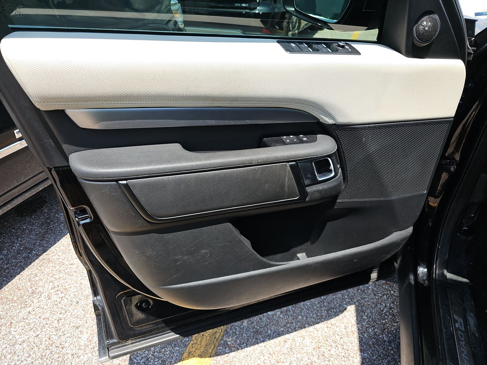 2022 Land Rover Discovery S R-Dynamic AWD