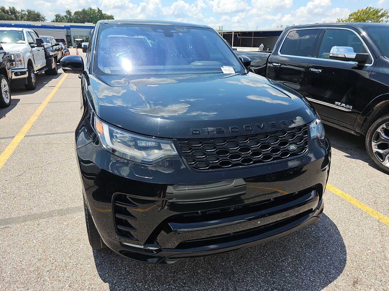 2022 Land Rover Discovery S R-Dynamic AWD