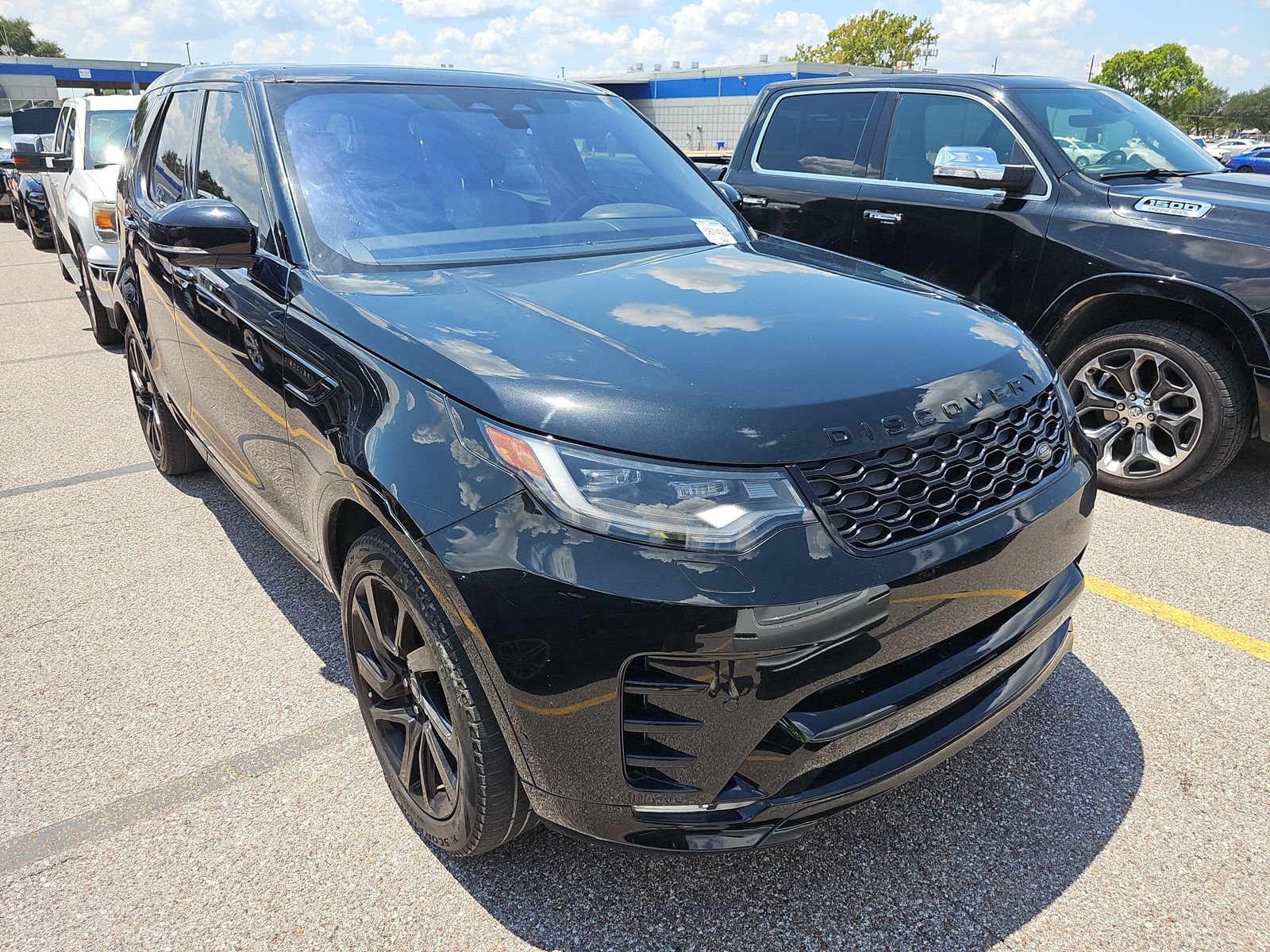 2022 Land Rover Discovery S R-Dynamic AWD