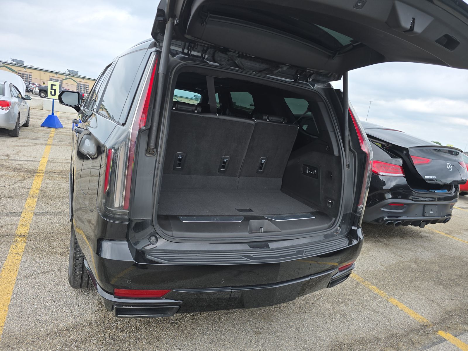 2022 Cadillac Escalade Sport Platinum AWD