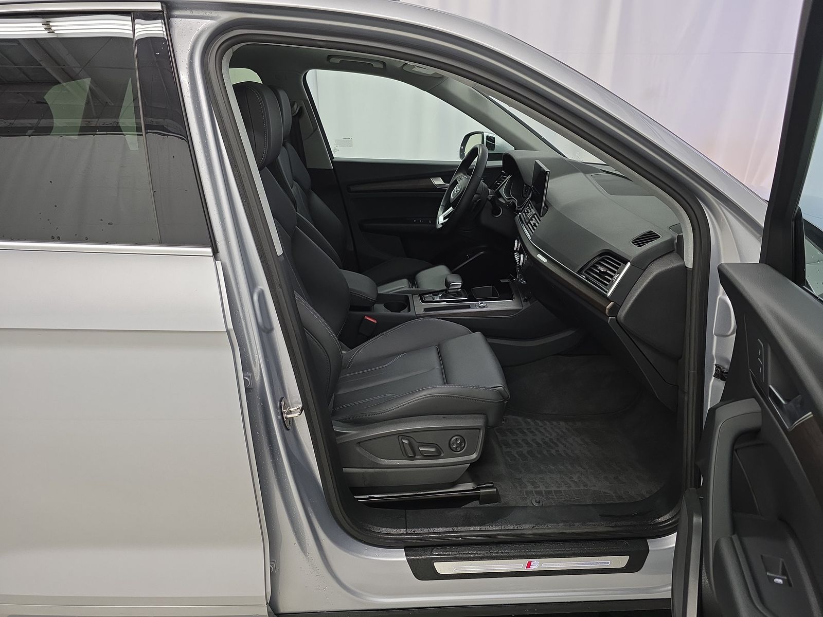 2024 Audi Q5 e Plug-In Hybrid S line Premium AWD