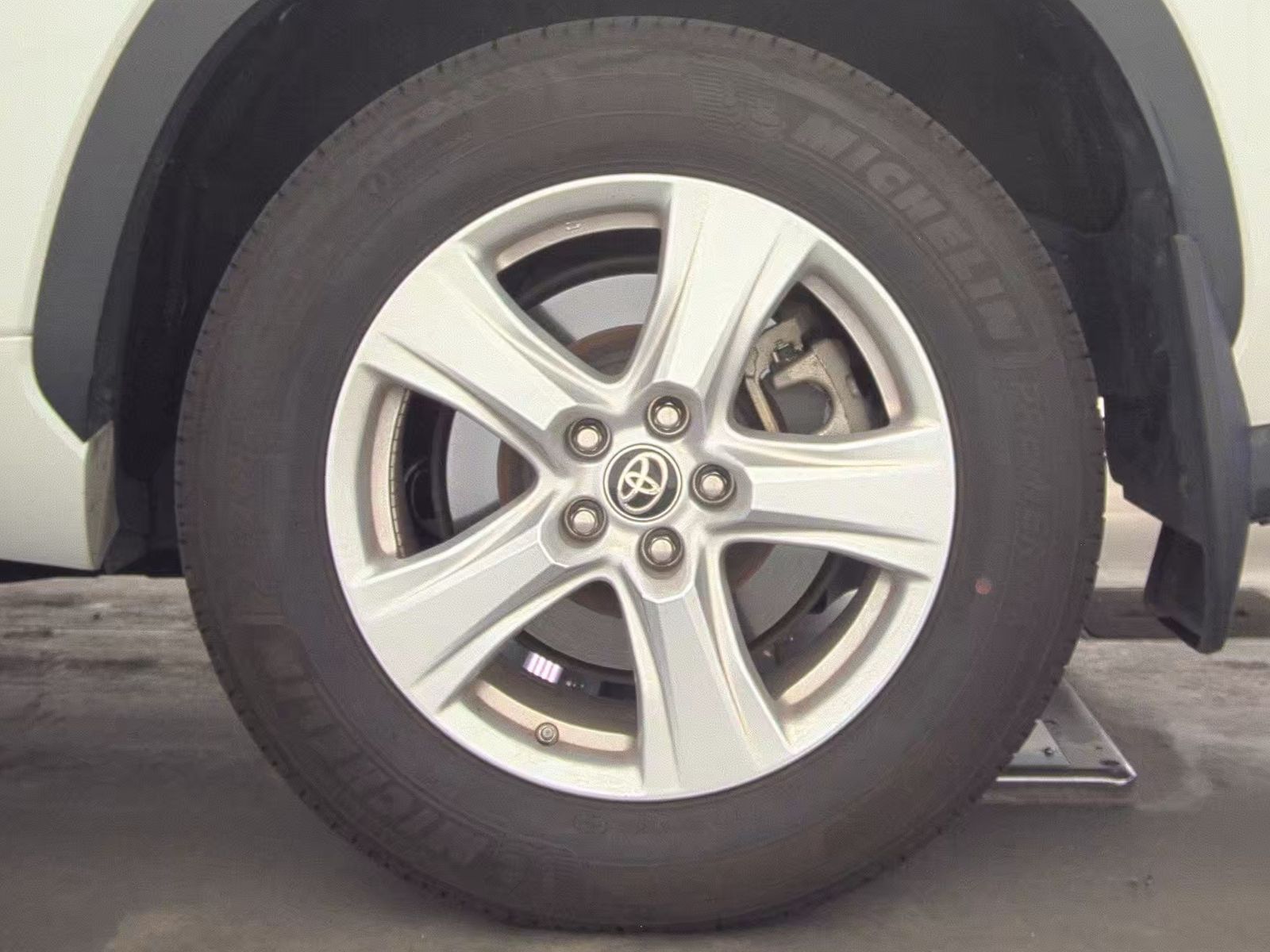 2024 Toyota Highlander LE AWD