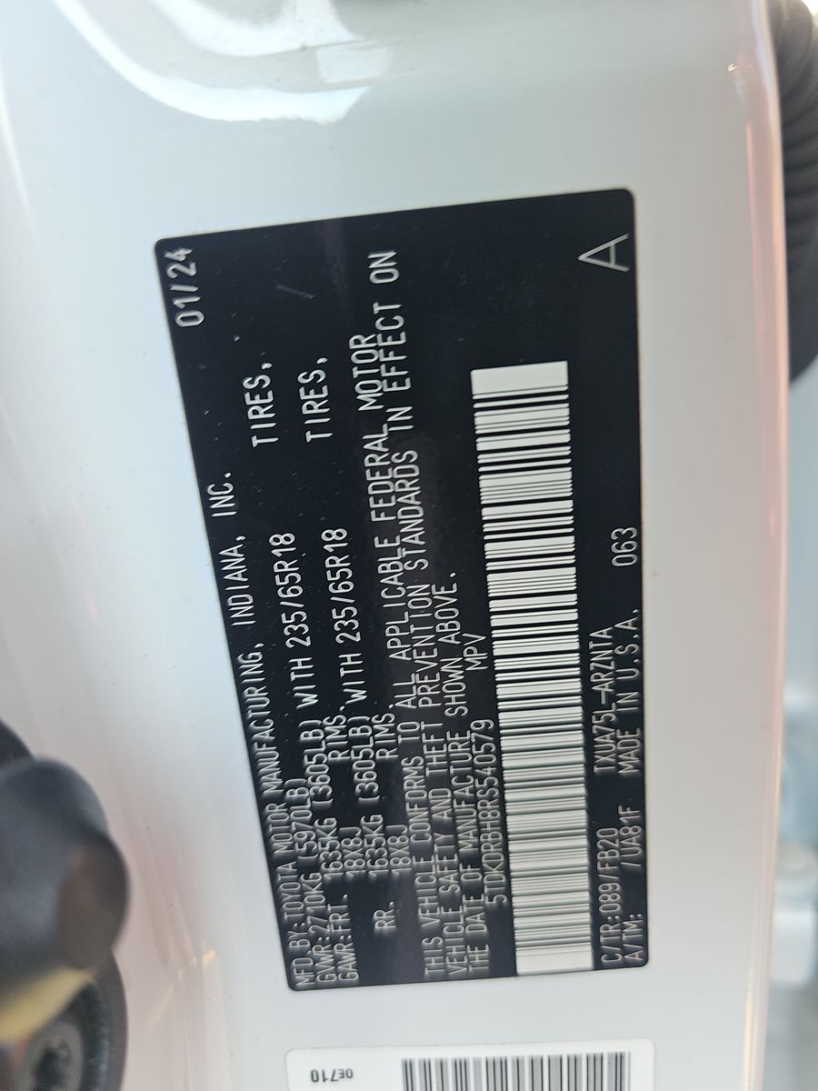 2024 Toyota Highlander LE AWD