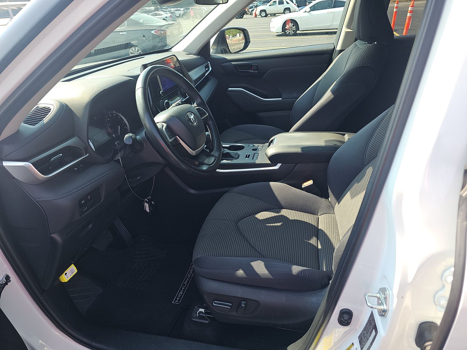 2024 Toyota Highlander LE AWD