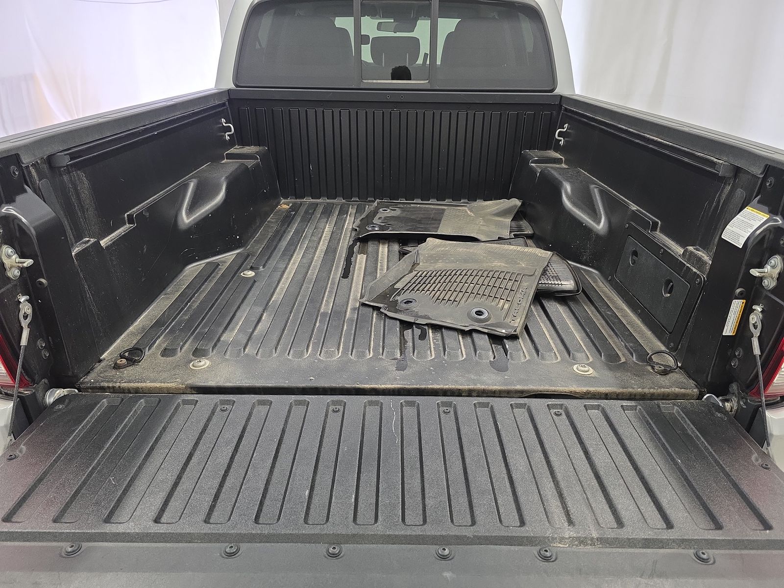 2022 Toyota Tacoma SR AWD