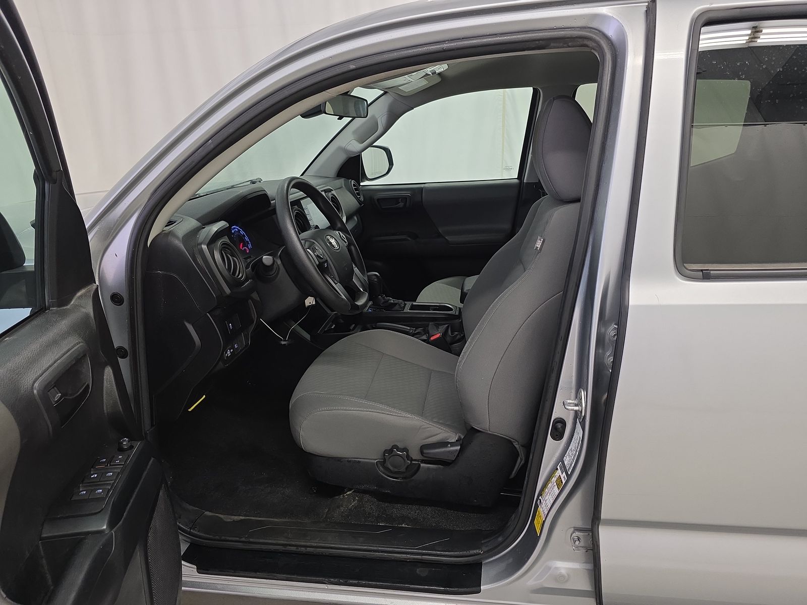 2022 Toyota Tacoma SR AWD