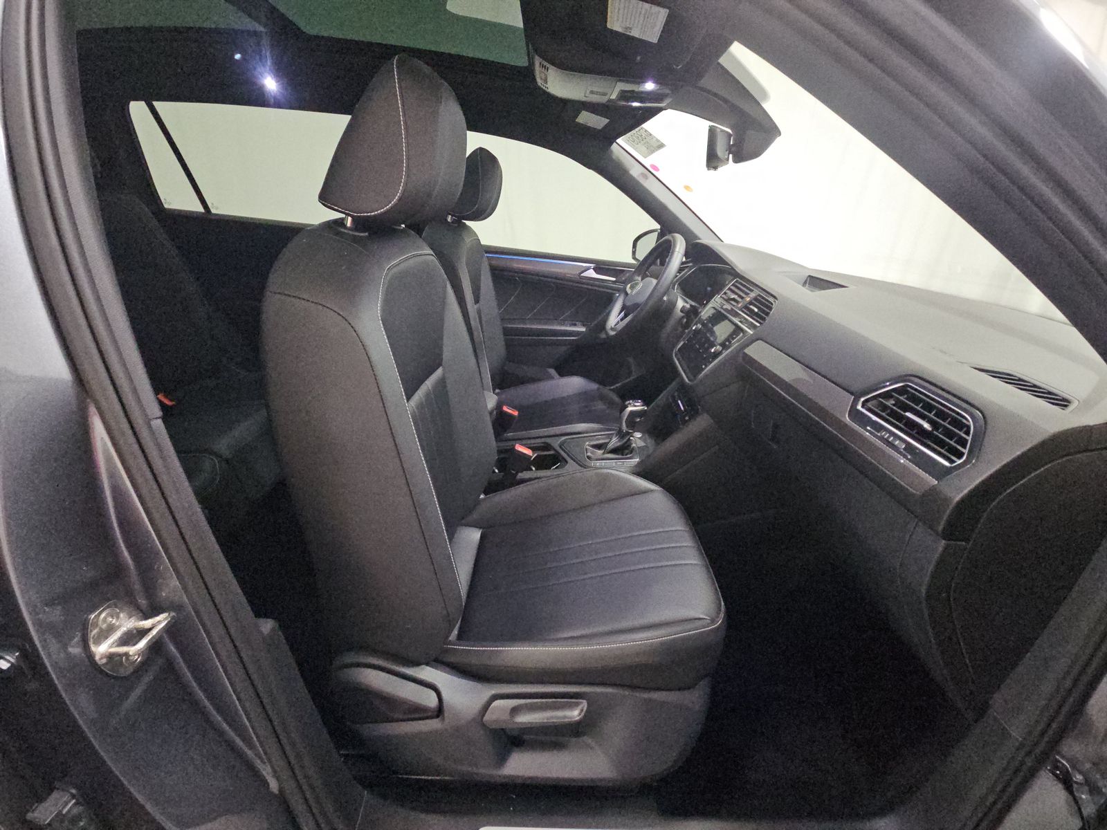 2023 Volkswagen Tiguan 2.0T SE R-Line Black FWD