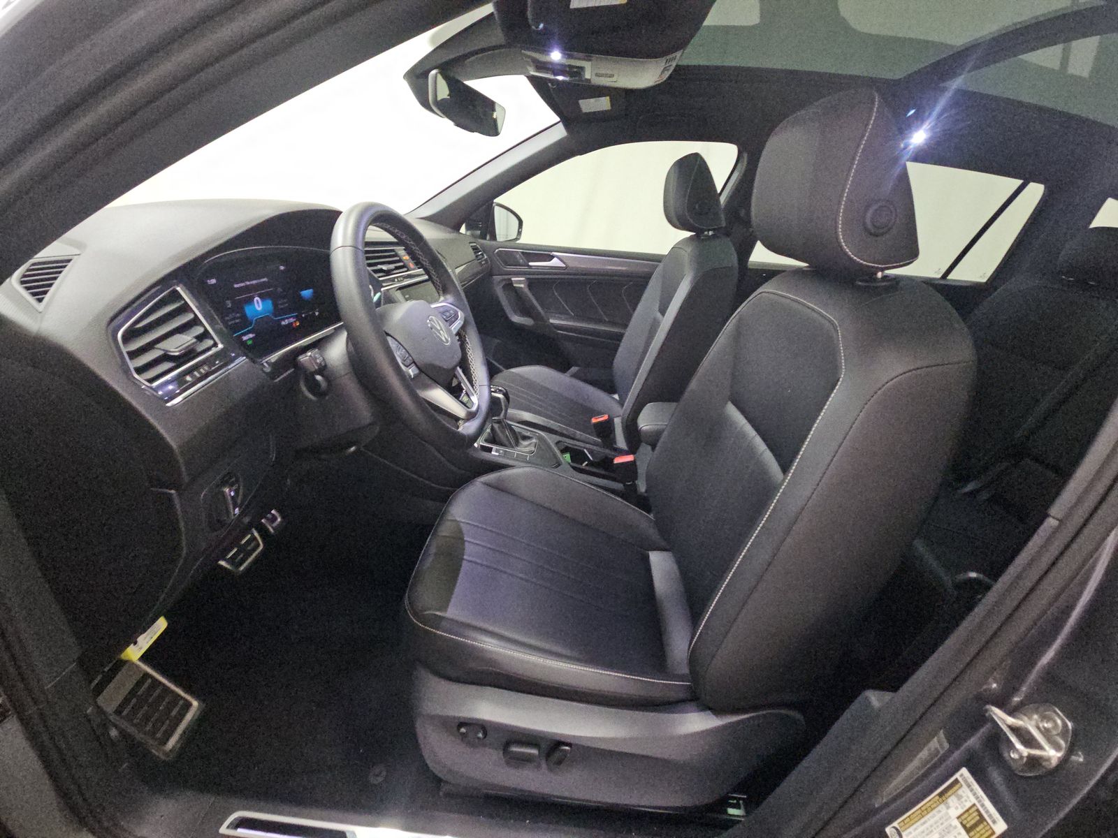 2023 Volkswagen Tiguan 2.0T SE R-Line Black FWD