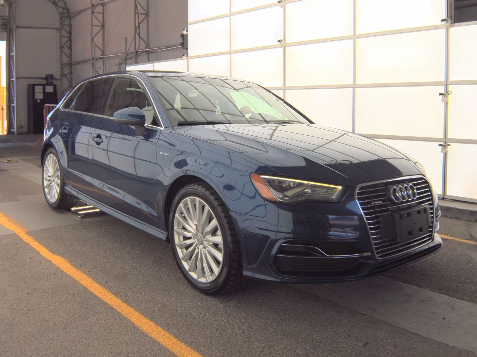 2016 Audi A3 e-tron Premium Plus FWD