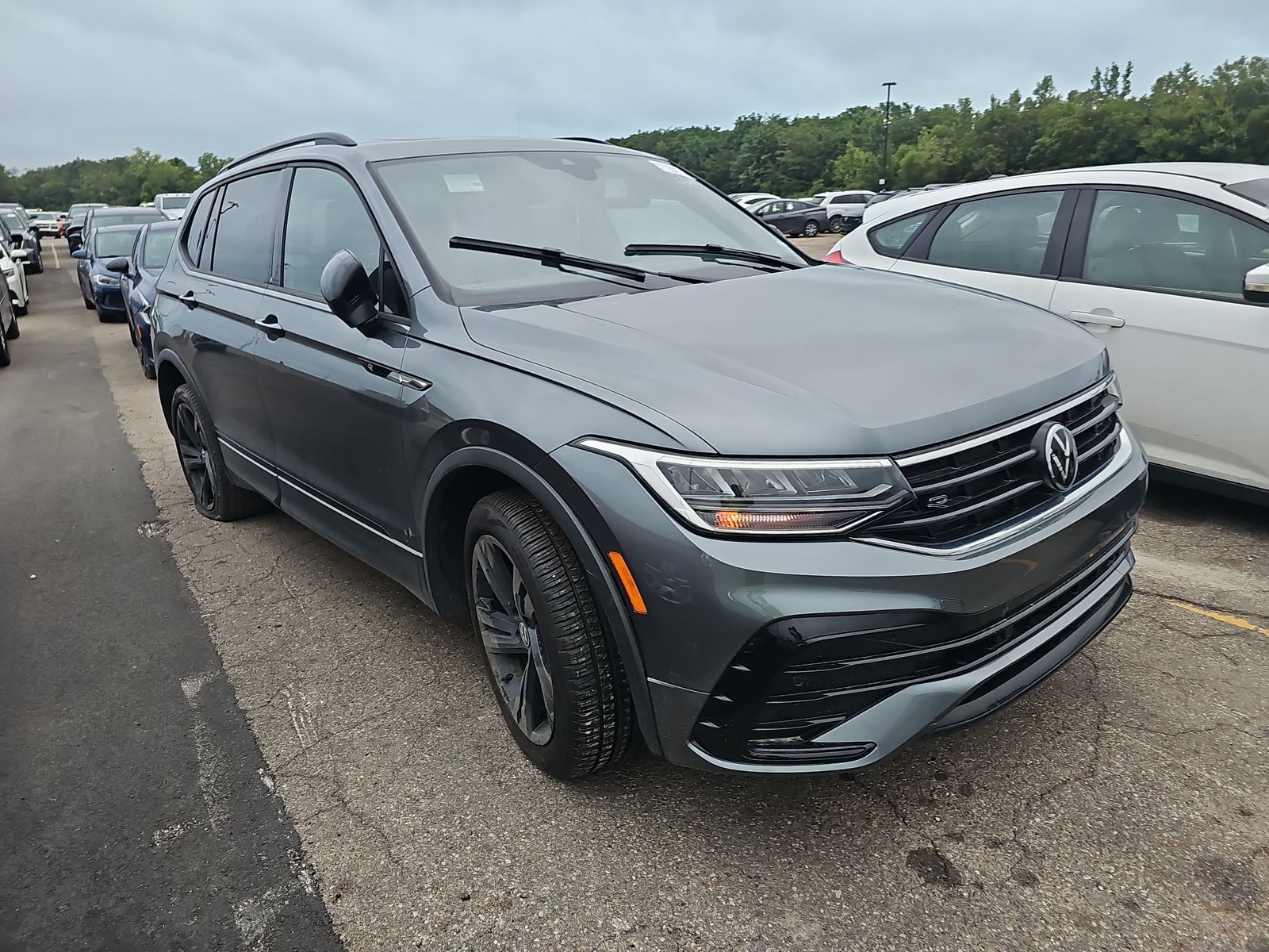 2024 Volkswagen Tiguan 2.0T SE R-Line Black AWD