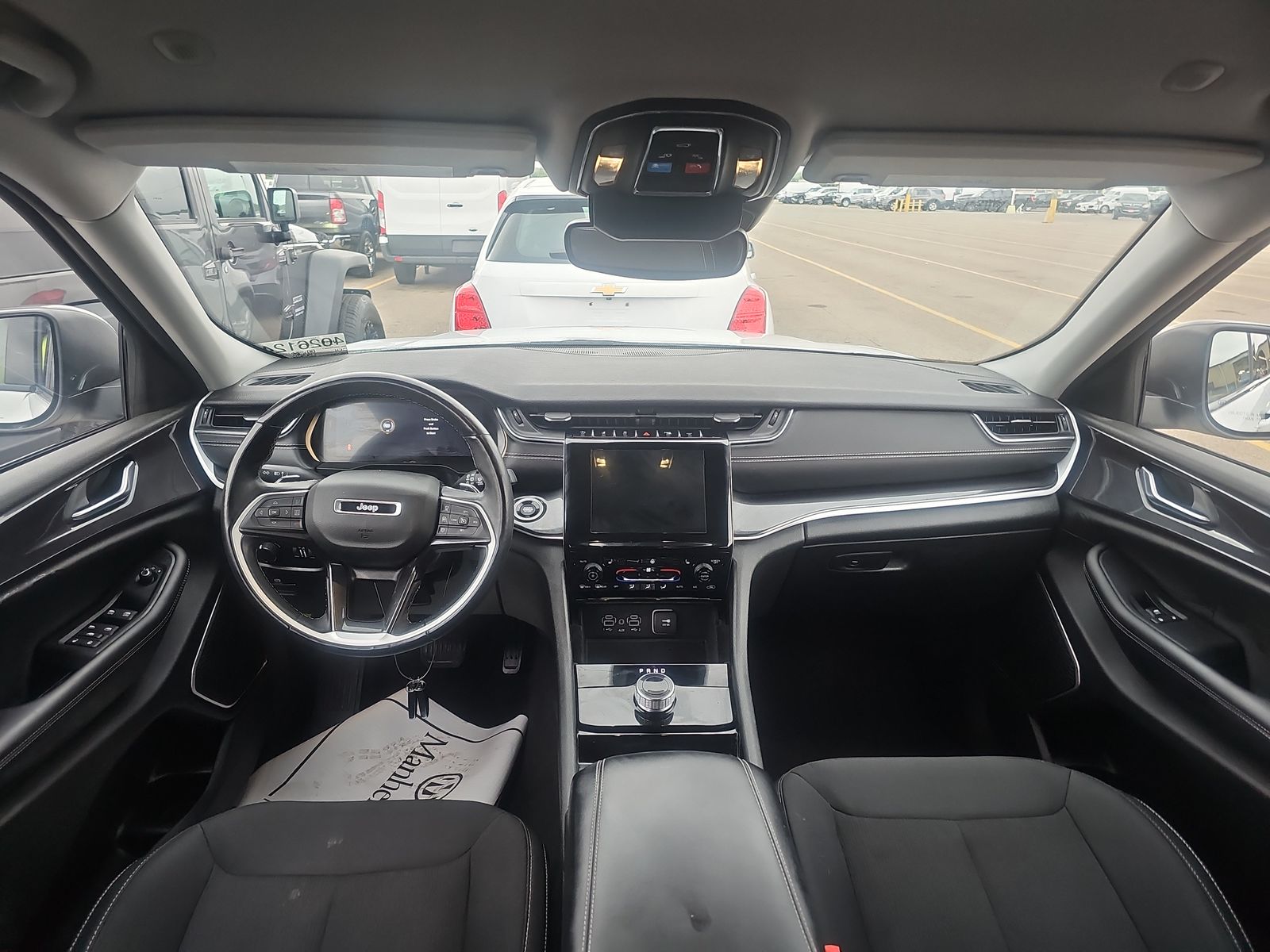 2022 Jeep Grand Cherokee Laredo AWD