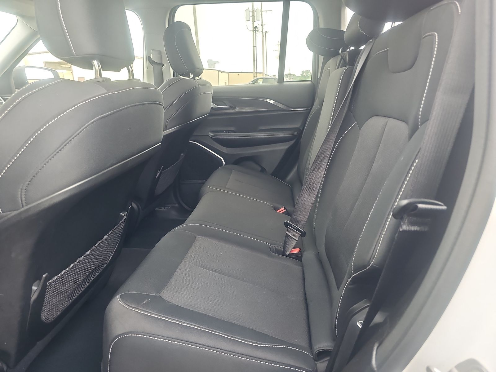 2022 Jeep Grand Cherokee Laredo AWD
