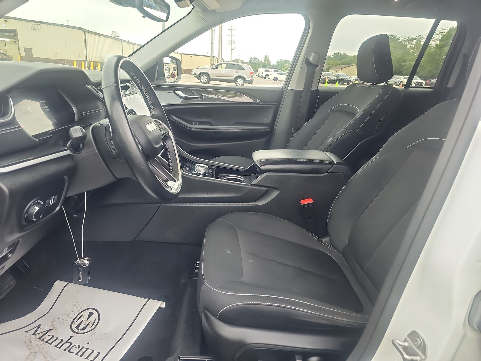 2022 Jeep Grand Cherokee Laredo AWD