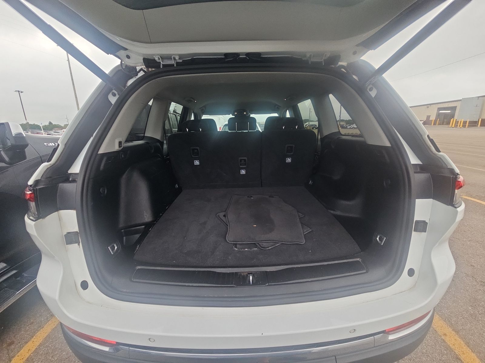 2022 Jeep Grand Cherokee Laredo AWD