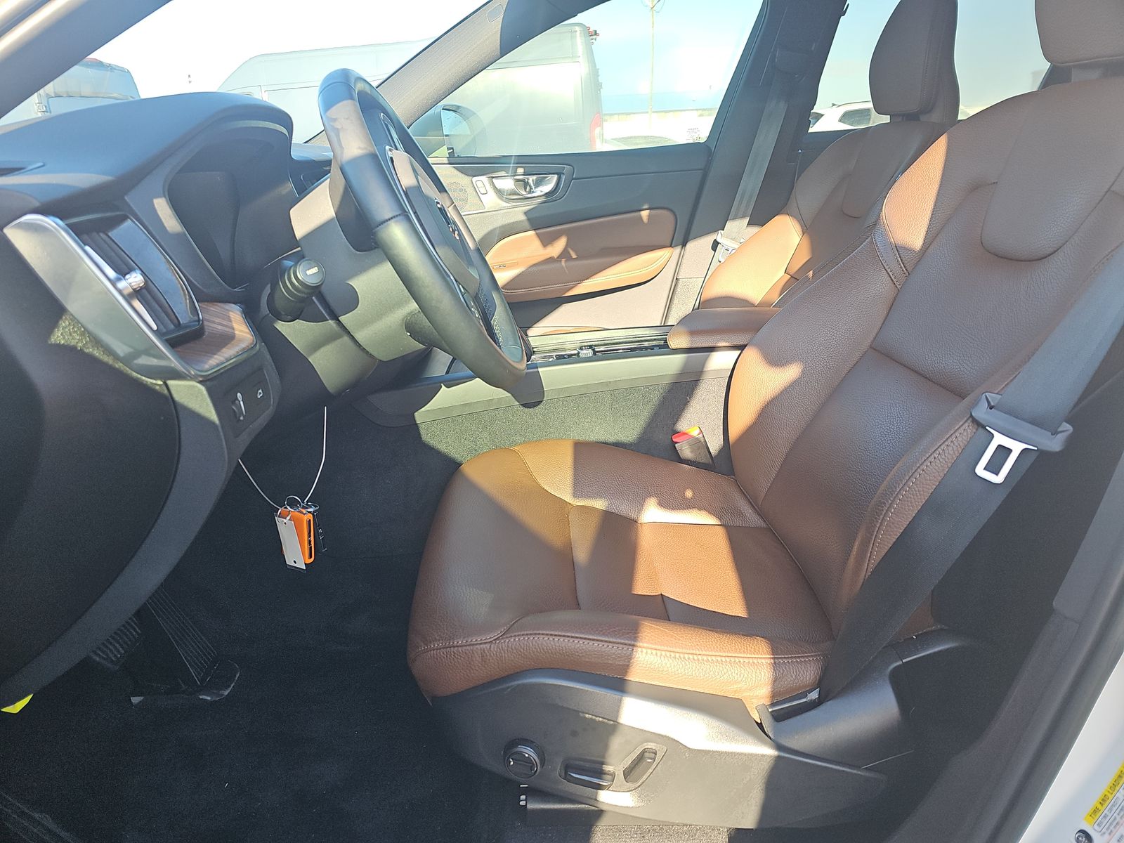 2022 Volvo XC60 B5 Momentum AWD