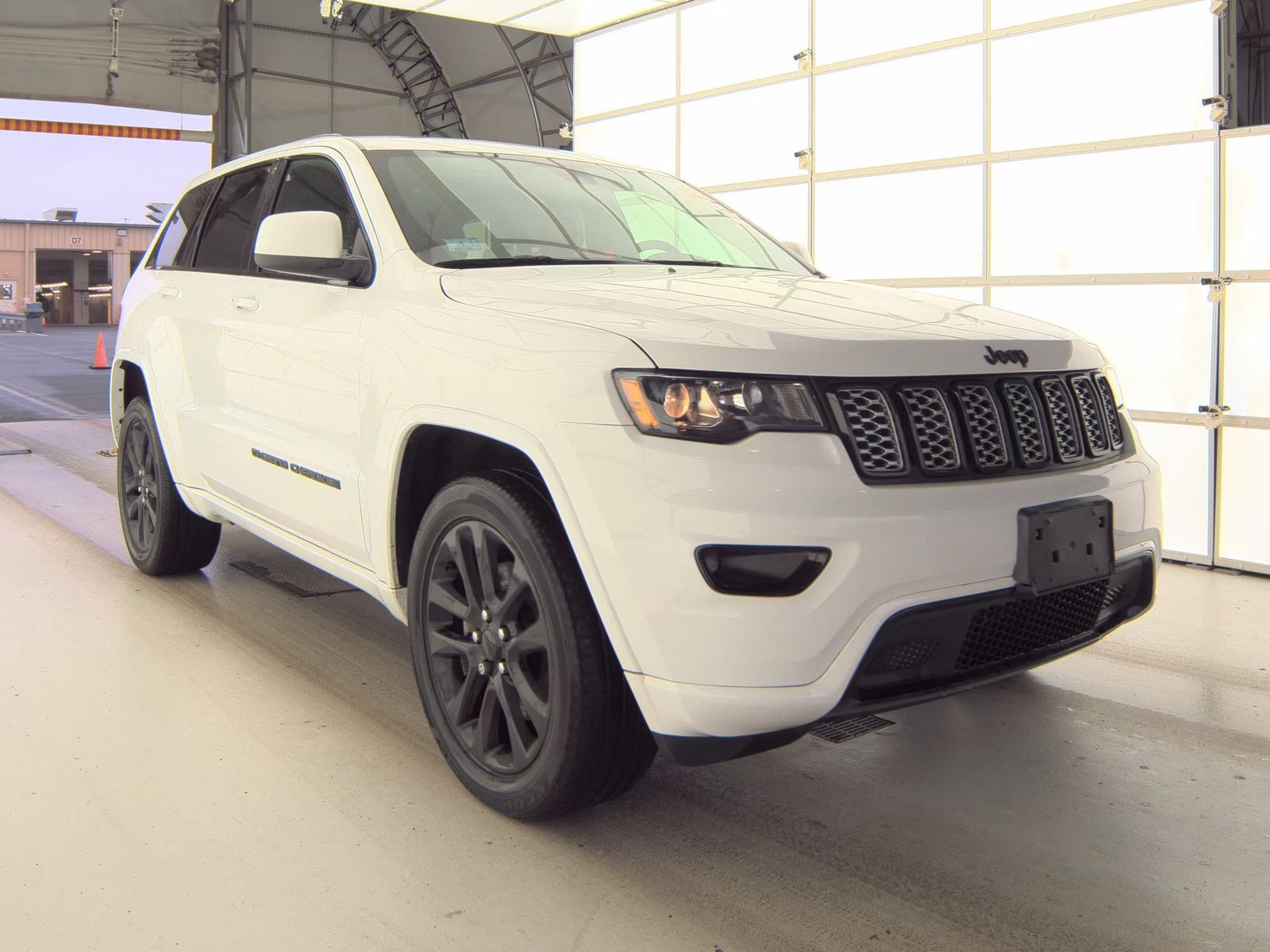 2022 Jeep Grand Cherokee Laredo X AWD