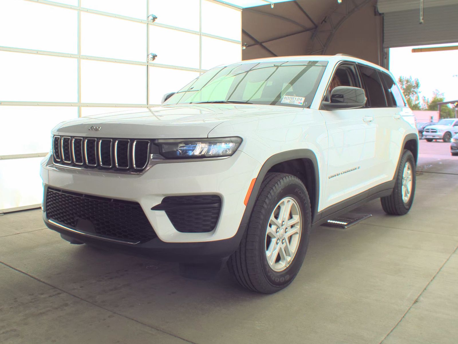 2022 Jeep Grand Cherokee Laredo AWD