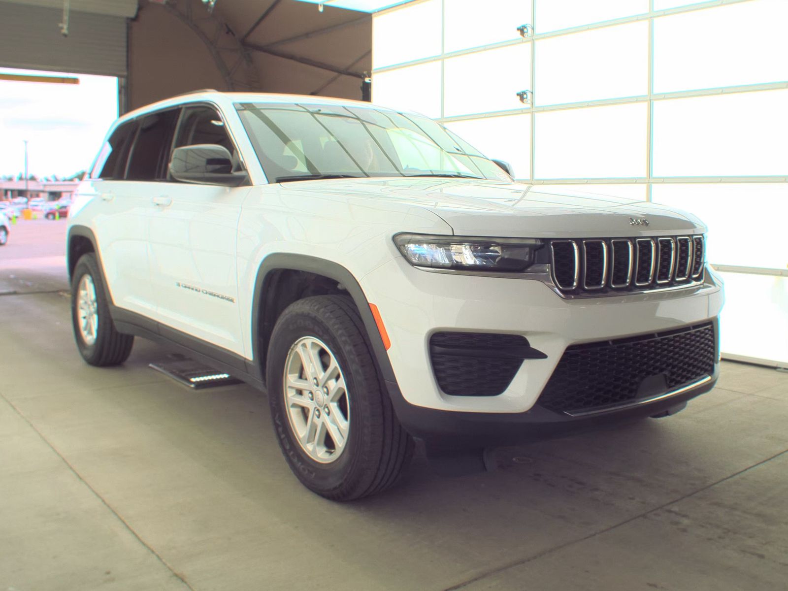 2022 Jeep Grand Cherokee Laredo AWD