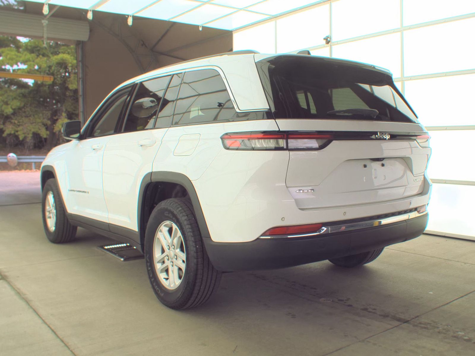2022 Jeep Grand Cherokee Laredo AWD