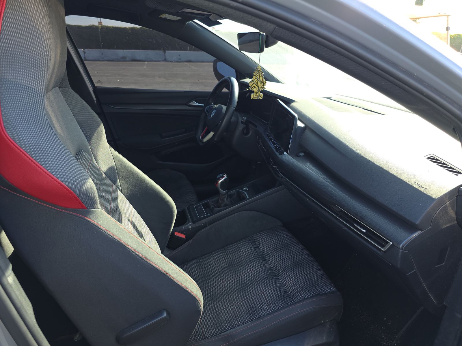 2022 Volkswagen Golf GTI 2.0T SE FWD