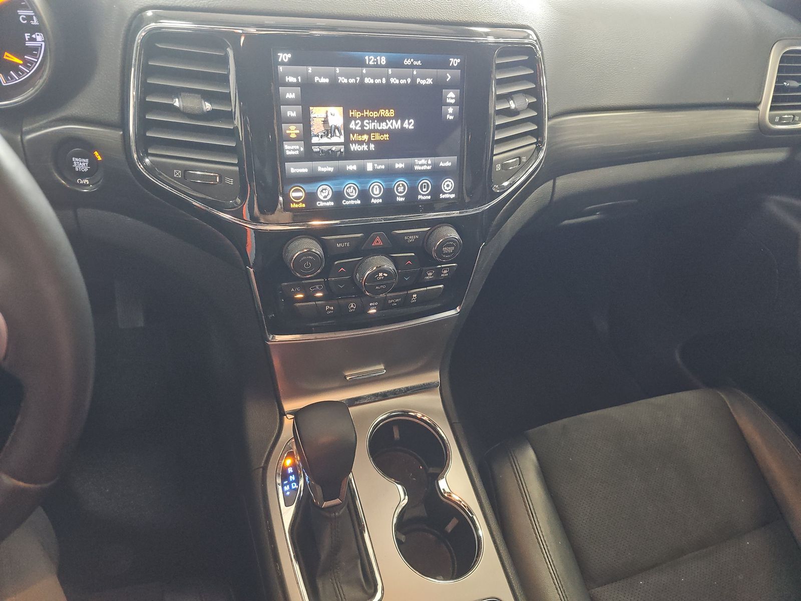 2022 Jeep Grand Cherokee Laredo X AWD