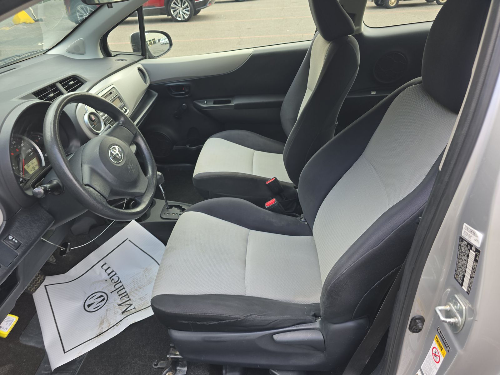 2014 Toyota Yaris L FWD