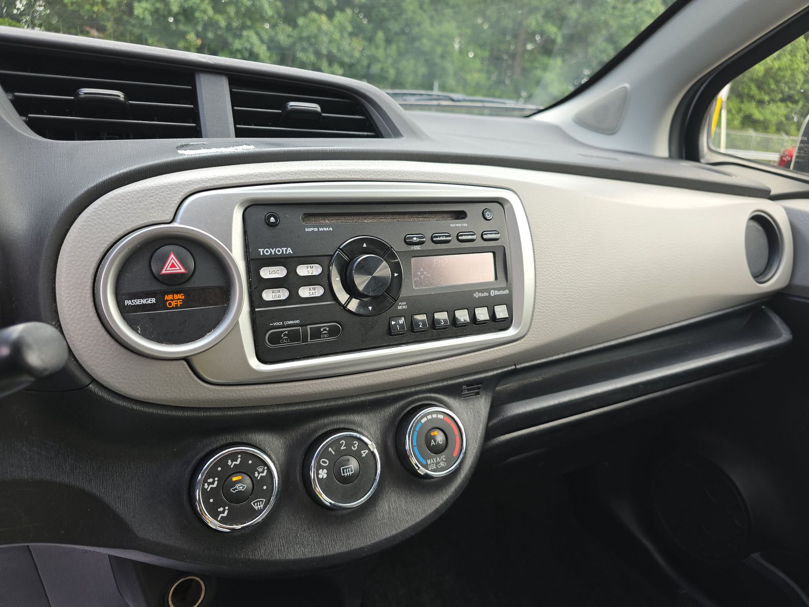 2014 Toyota Yaris L FWD