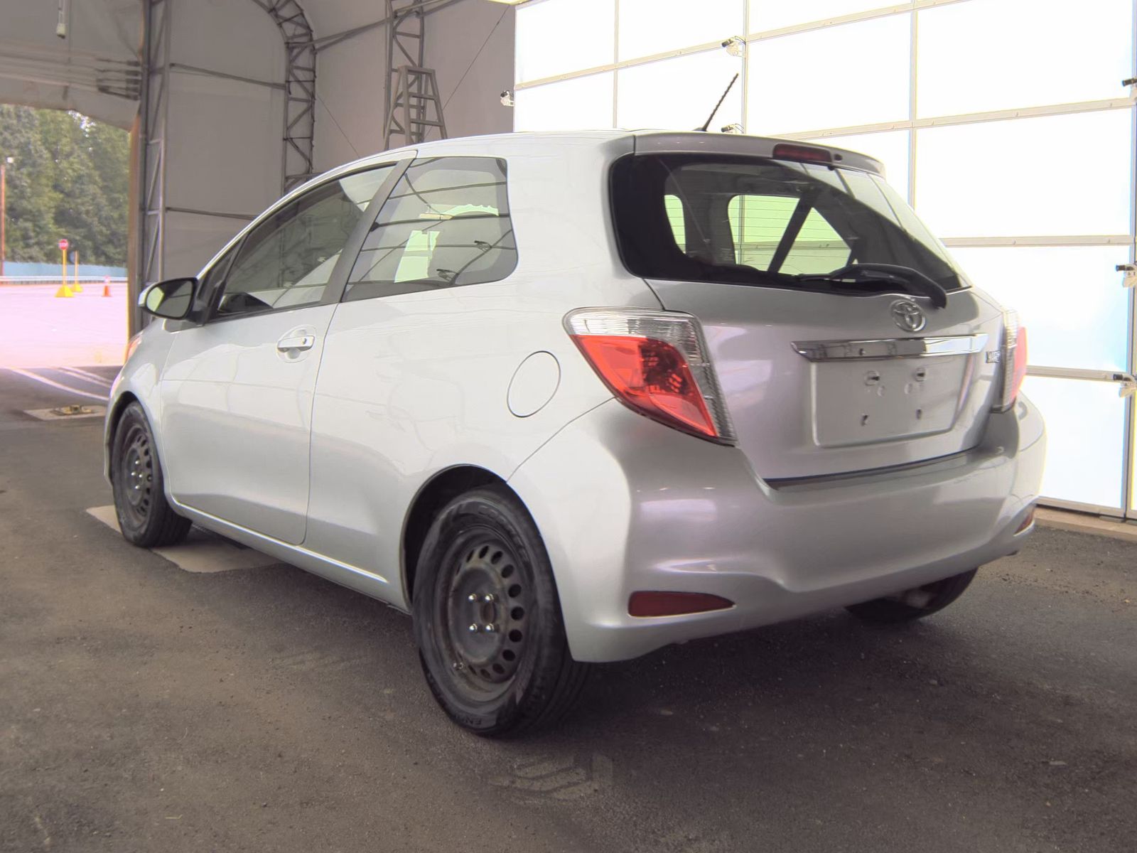 2014 Toyota Yaris L FWD