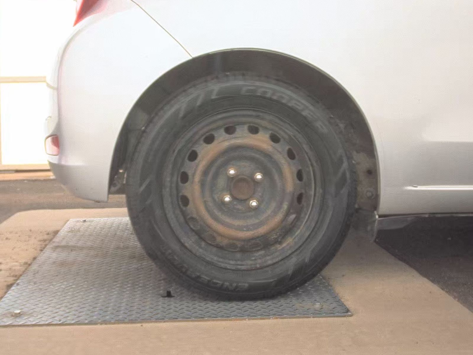 2014 Toyota Yaris L FWD