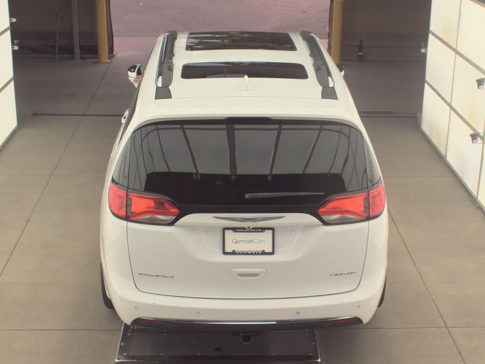 2018 Chrysler Pacifica Limited FWD