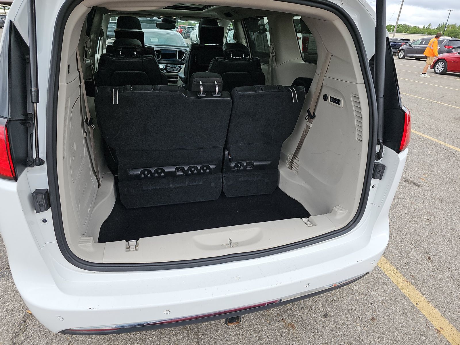 2018 Chrysler Pacifica Limited FWD