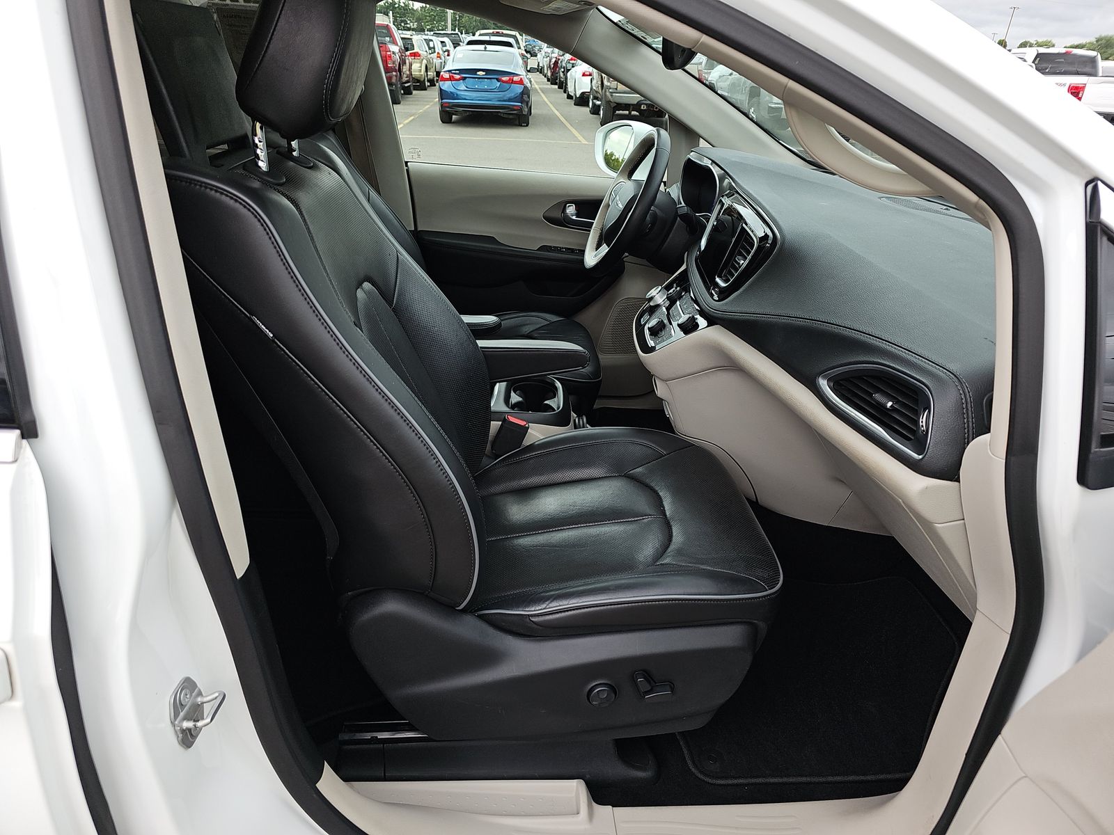 2018 Chrysler Pacifica Limited FWD