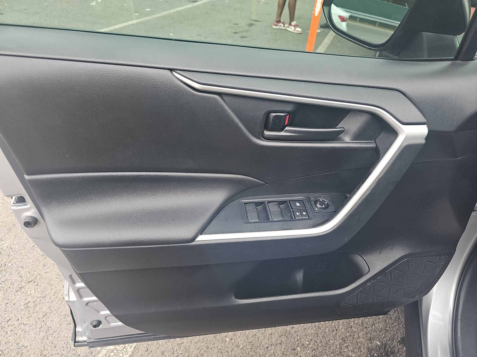 2021 Toyota RAV4 LE FWD