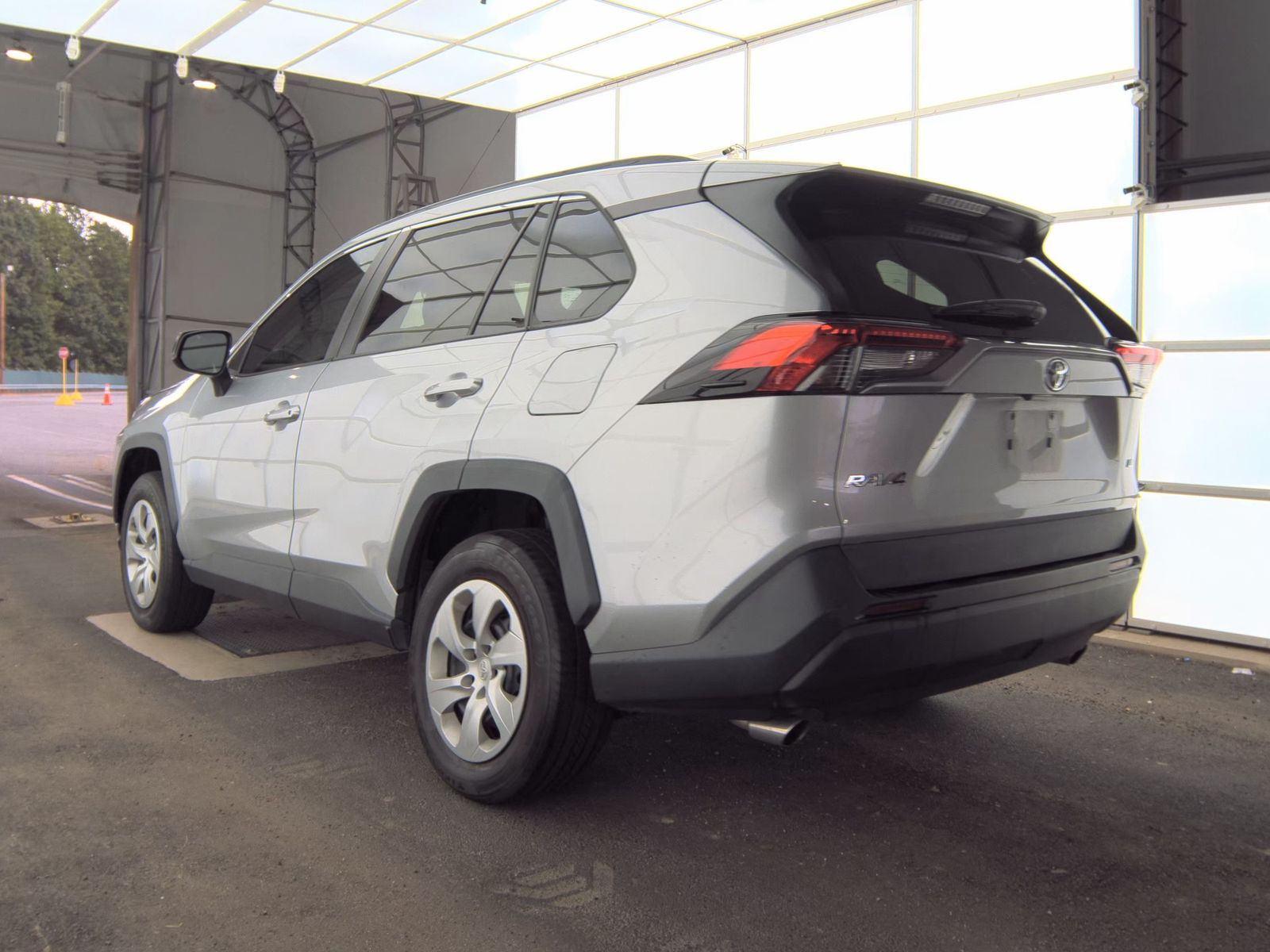 2021 Toyota RAV4 LE FWD