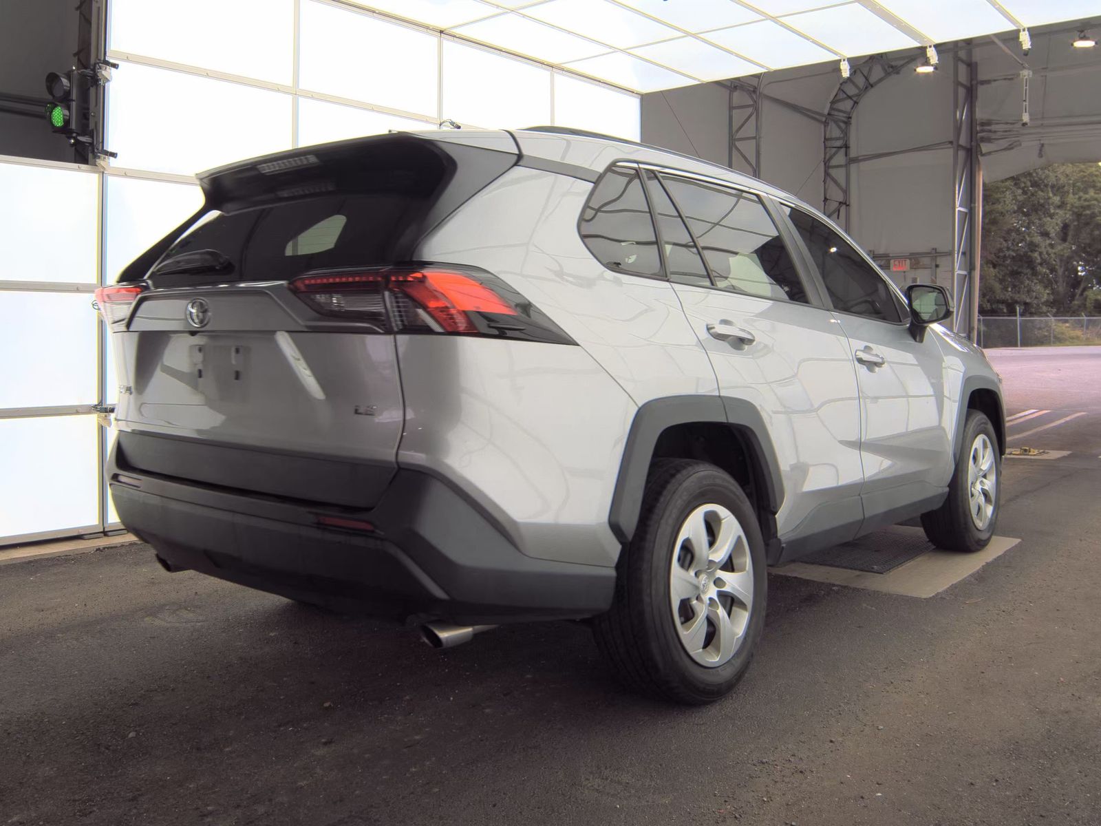 2021 Toyota RAV4 LE FWD