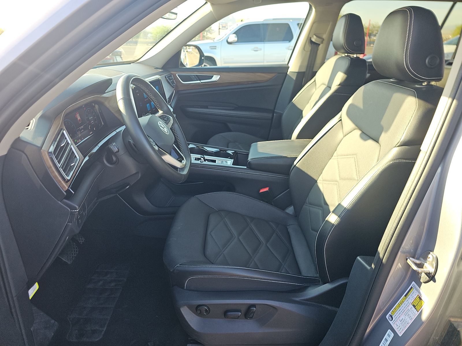 2024 Volkswagen Atlas 2.0T SE FWD