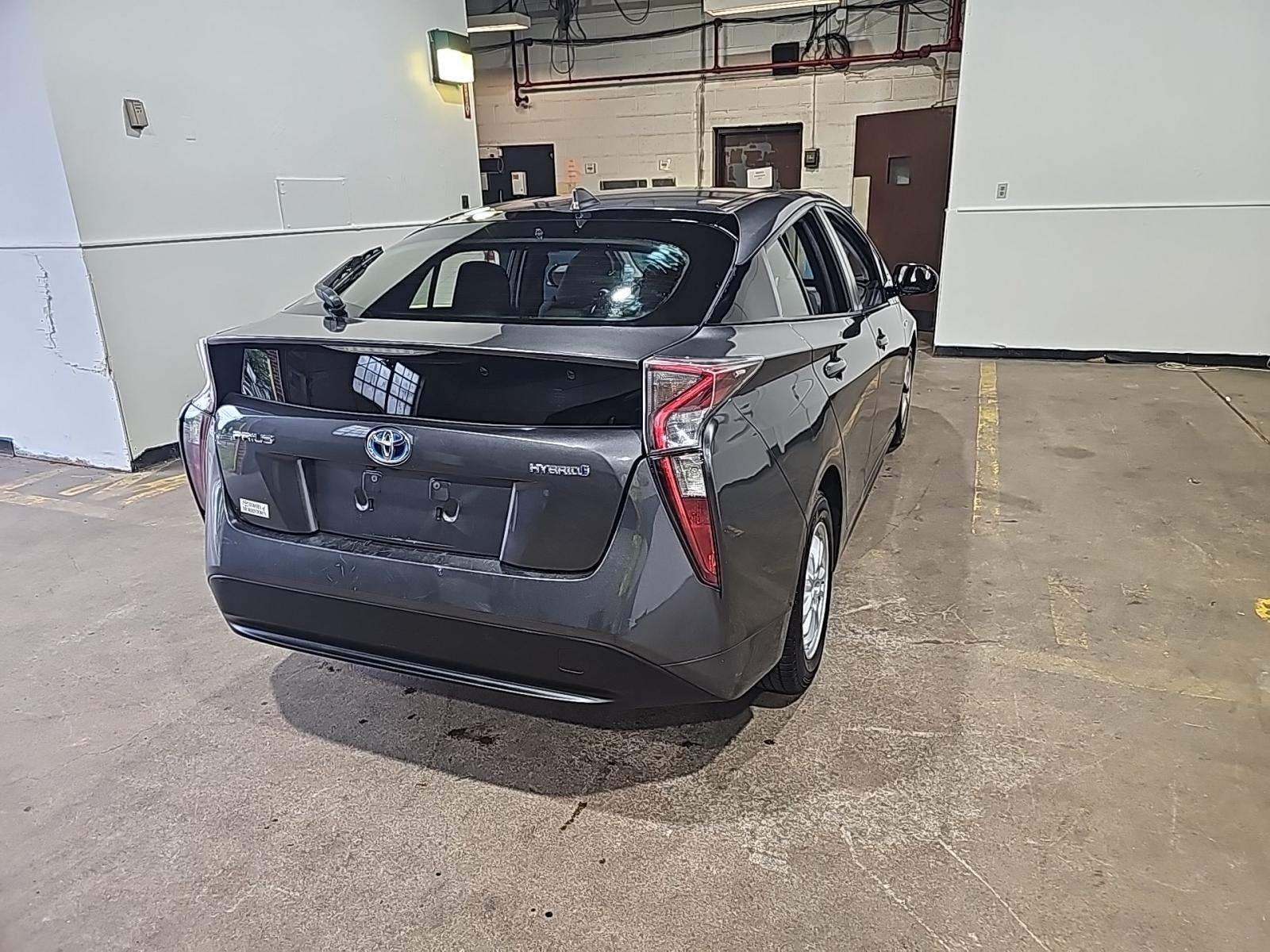 2016 Toyota Prius Three FWD
