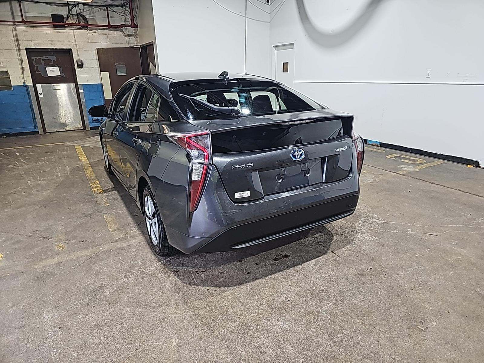 2016 Toyota Prius Three FWD