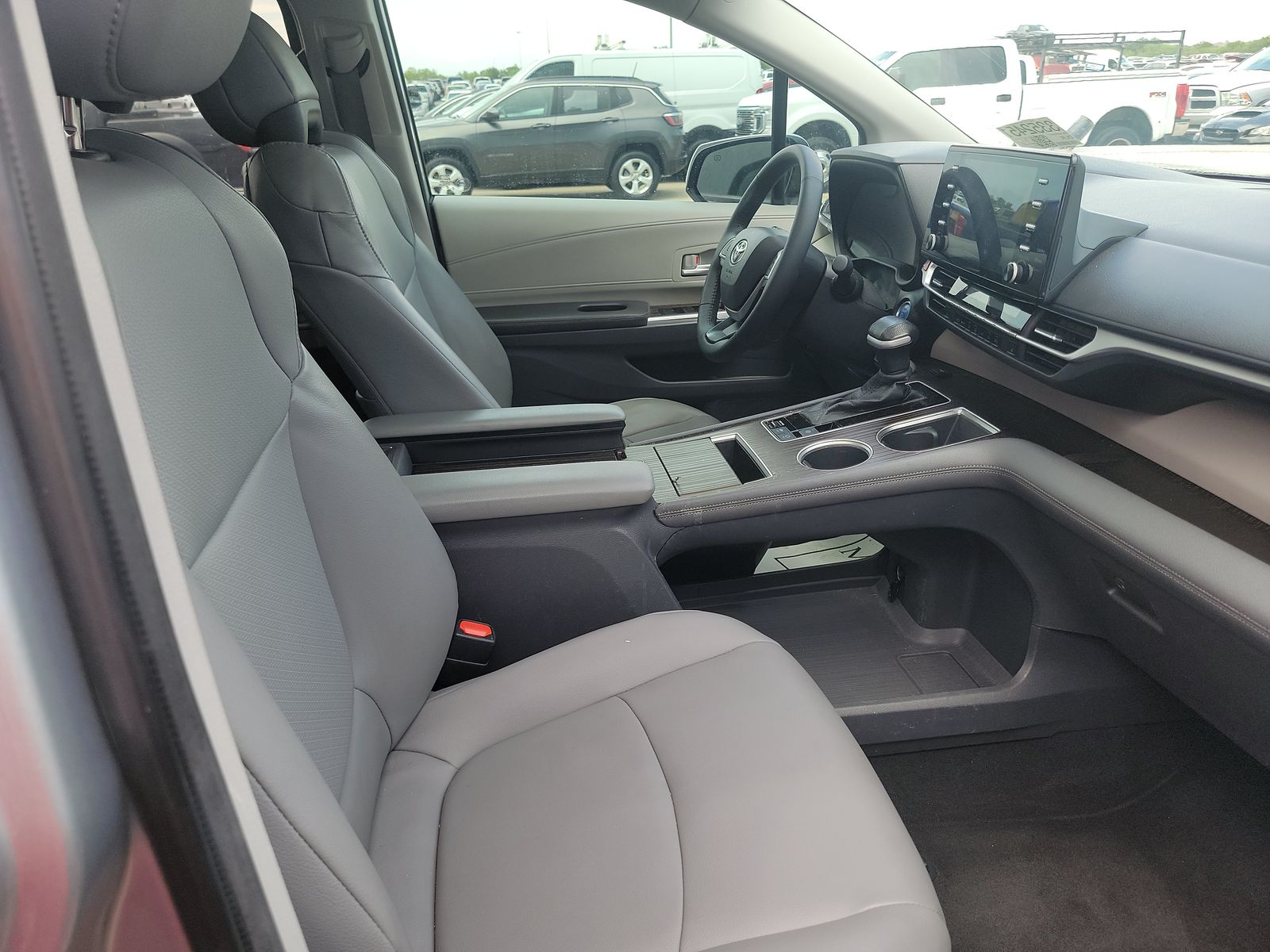 2021 Toyota Sienna XLE FWD