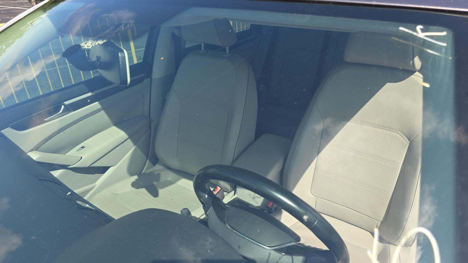 2017 Volkswagen Passat 1.8T R-Line FWD