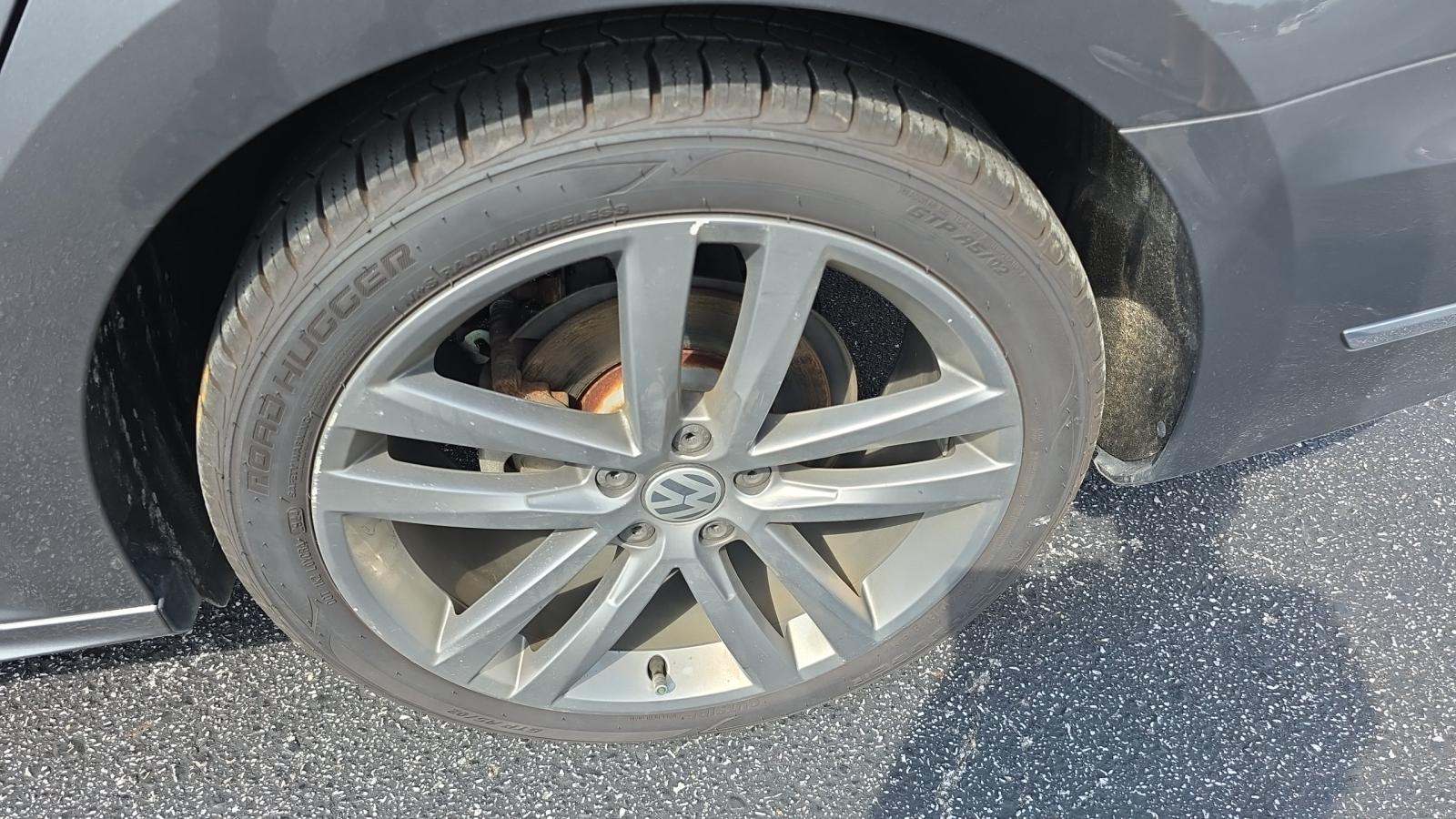2017 Volkswagen Passat 1.8T R-Line FWD