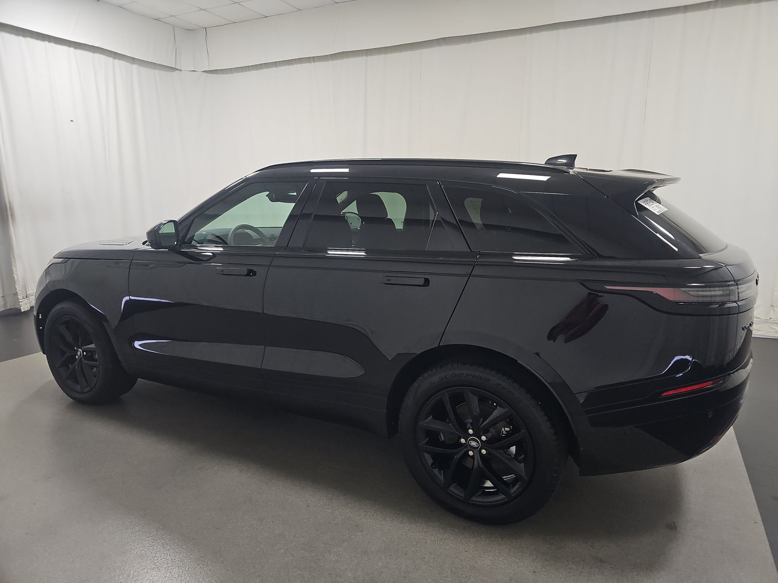 2025 Land Rover Range Rover Velar Dynamic SE AWD