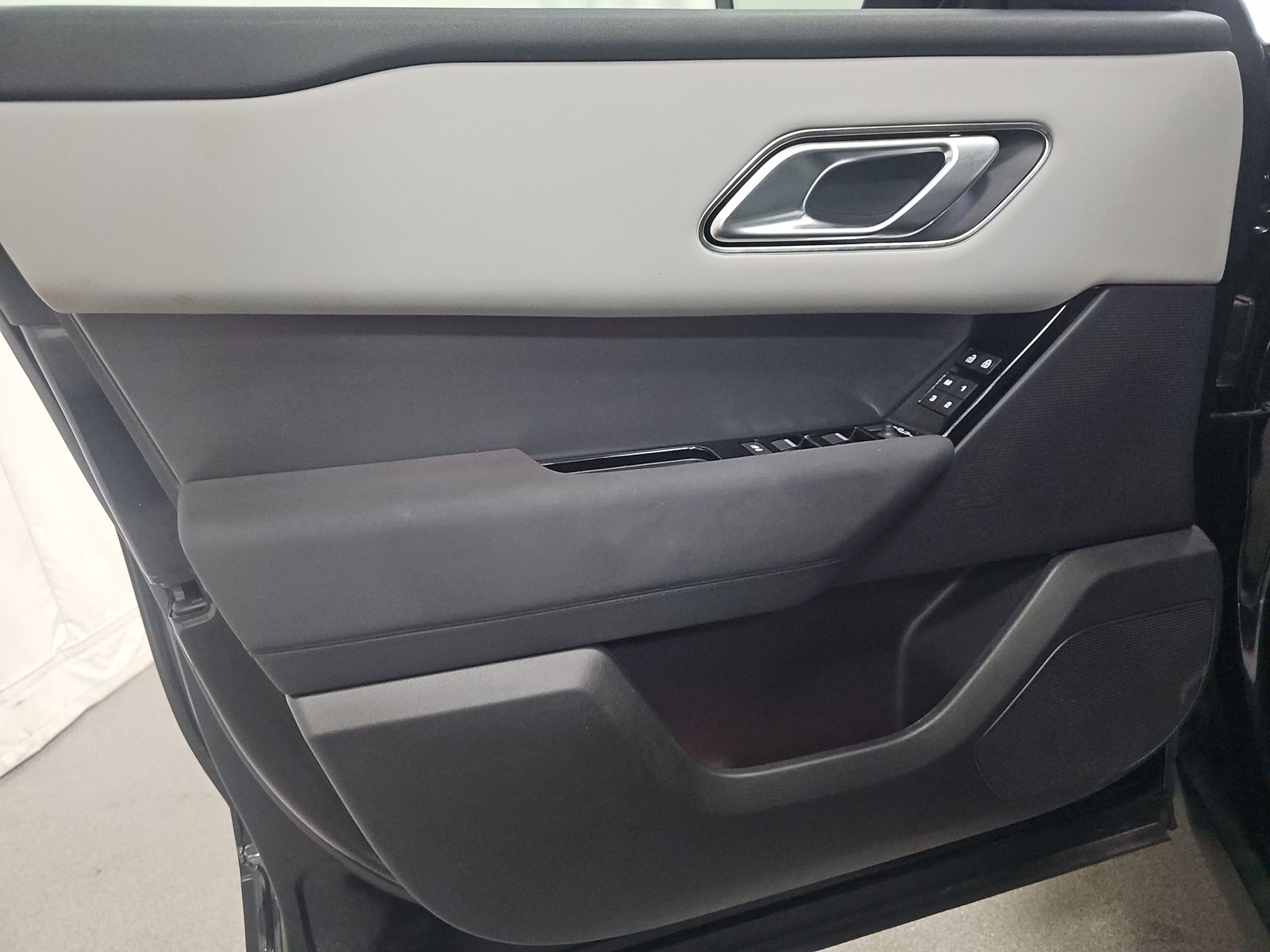 2025 Land Rover Range Rover Velar Dynamic SE AWD